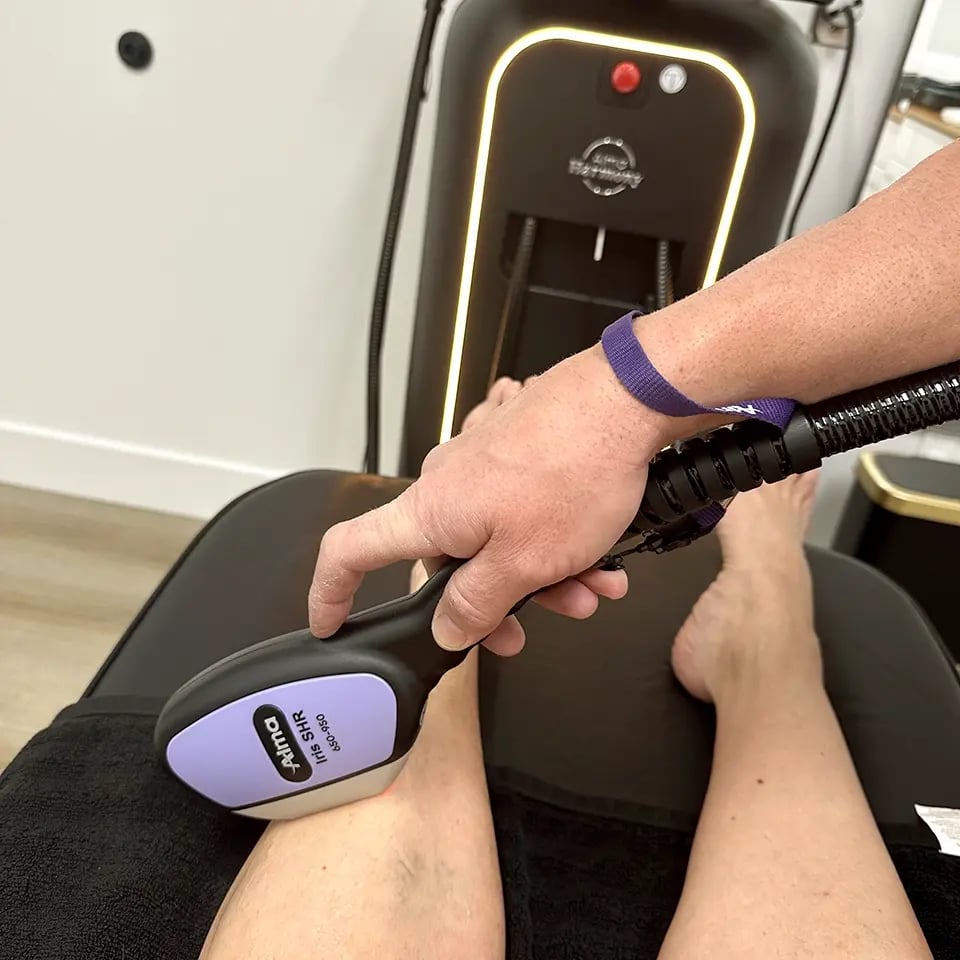 laser-hair-removal-legs_960px-1 laser-hair-removal-legs_960px-1