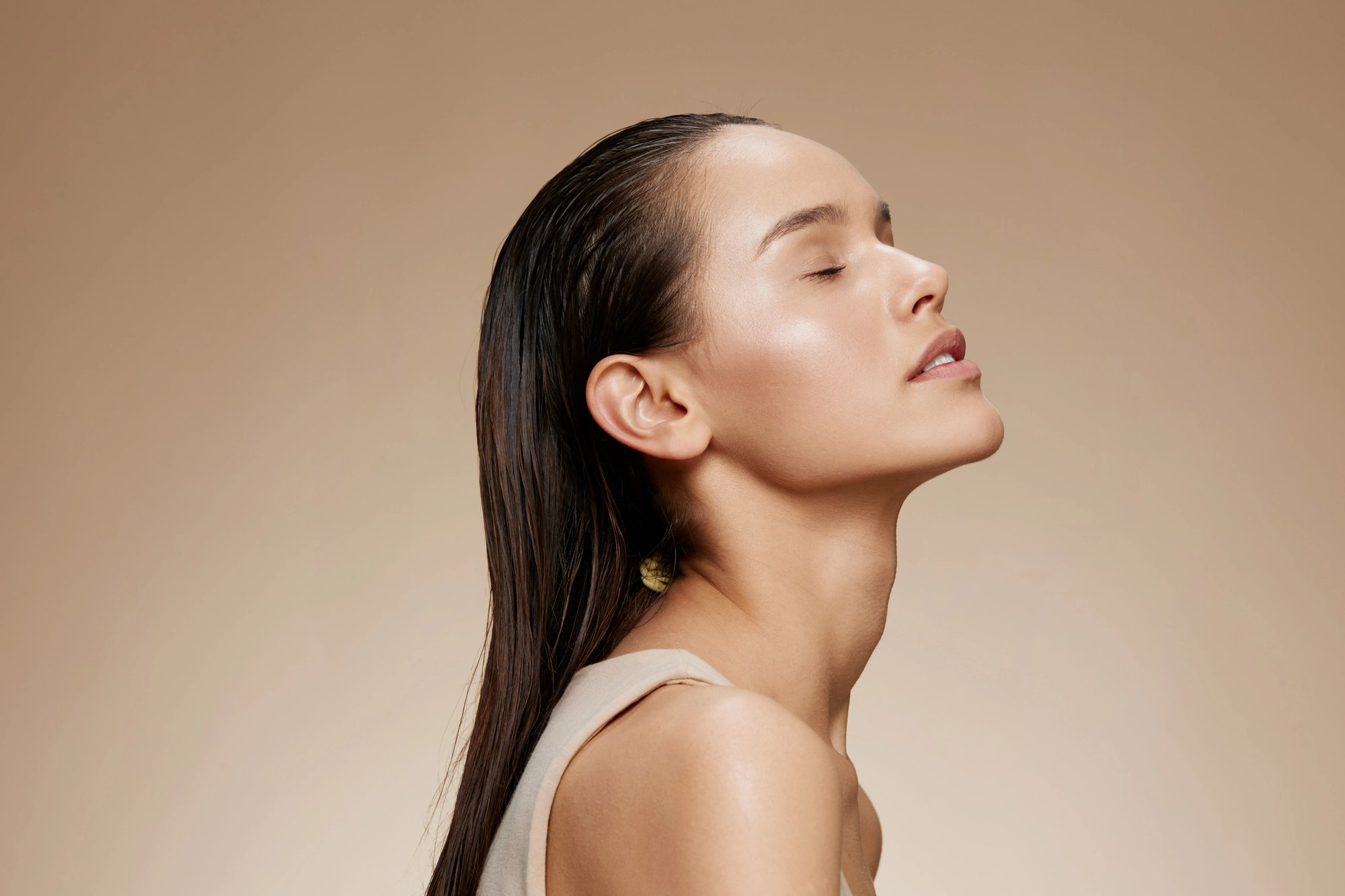 aesthetics_skincare-clinic_healthy-skin_serene-young-woman