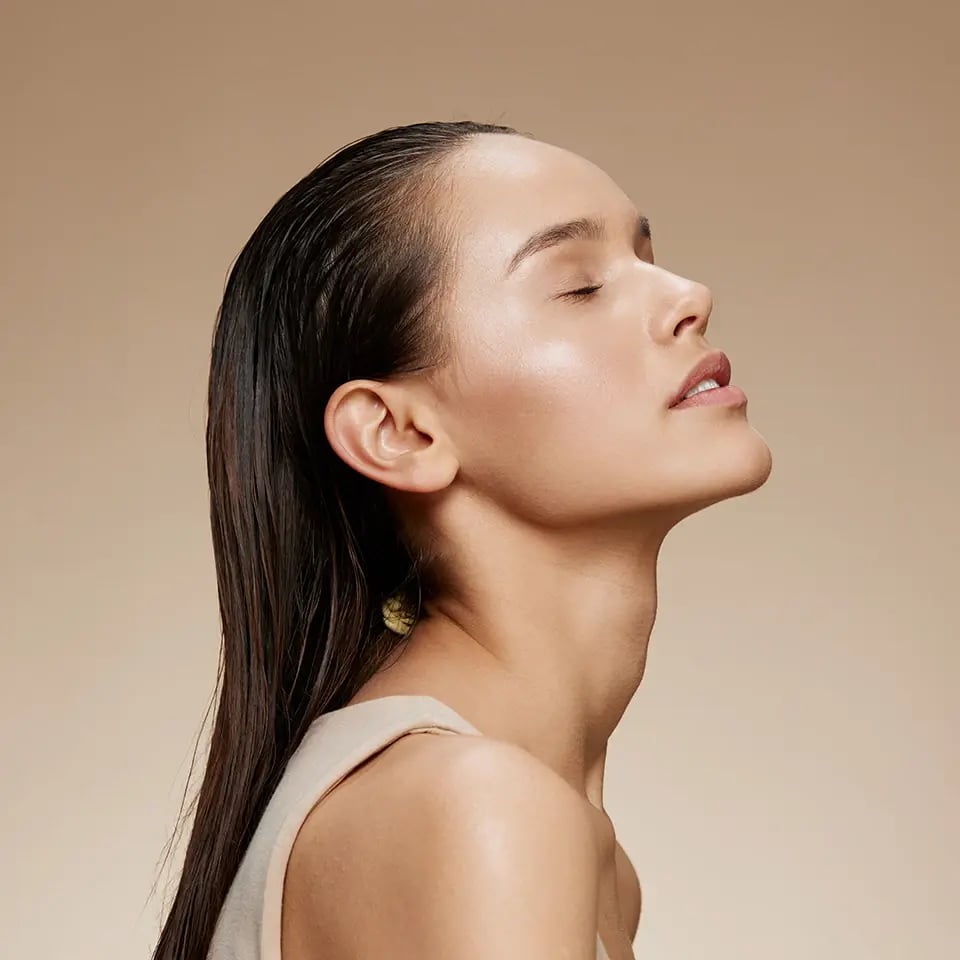 aesthetics_skincare-clinic_healthy-skin_serene-young-woman_960px