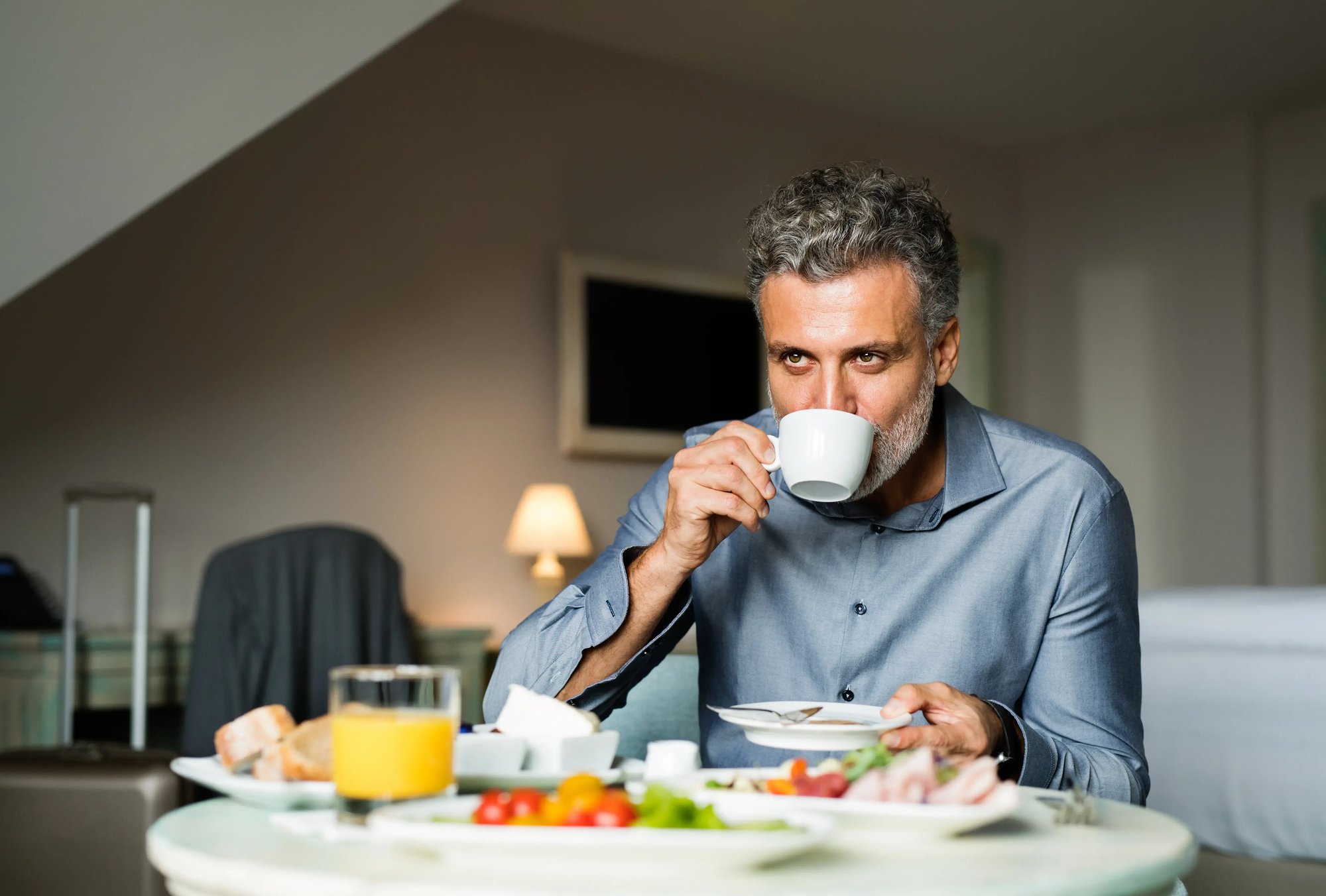 gut-health_businessman-having-breakfast