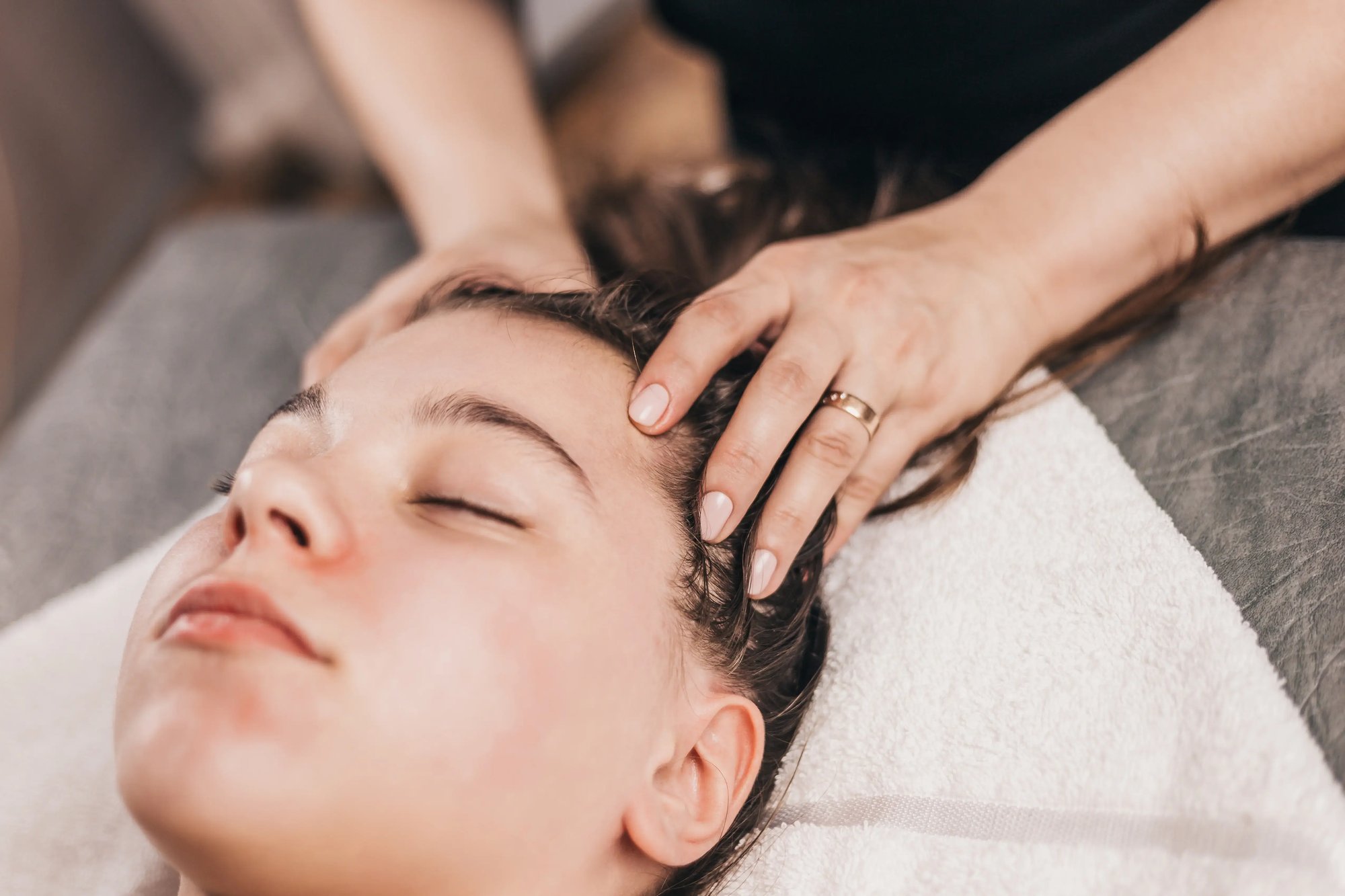 scalp-massage-relaxation